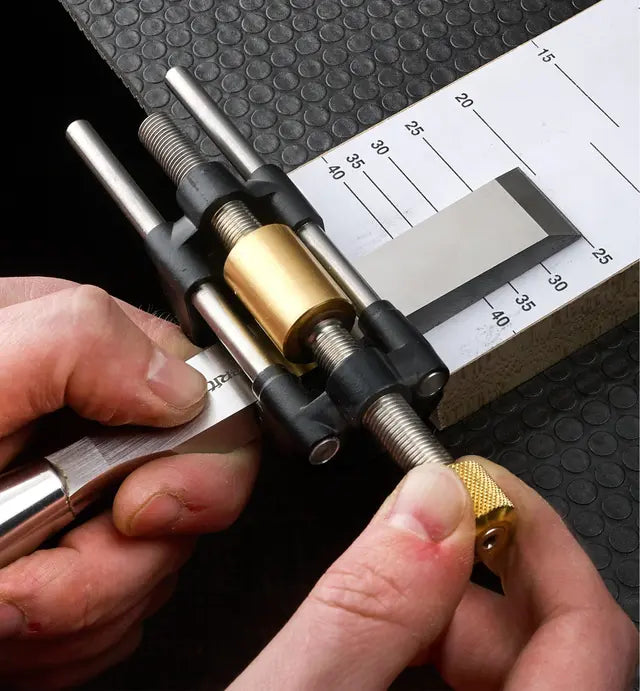 Guide d’affûtage à serrage latéral auto-centreur Veritas