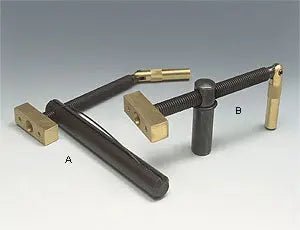 2 griffes en laiton Véritas (paire) - Gaignard Millon