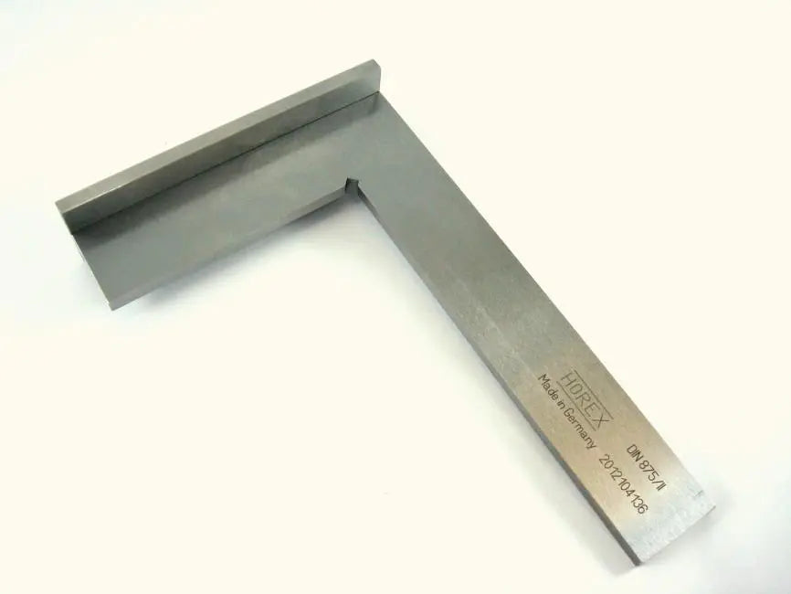 Equerre à chapeau Féku