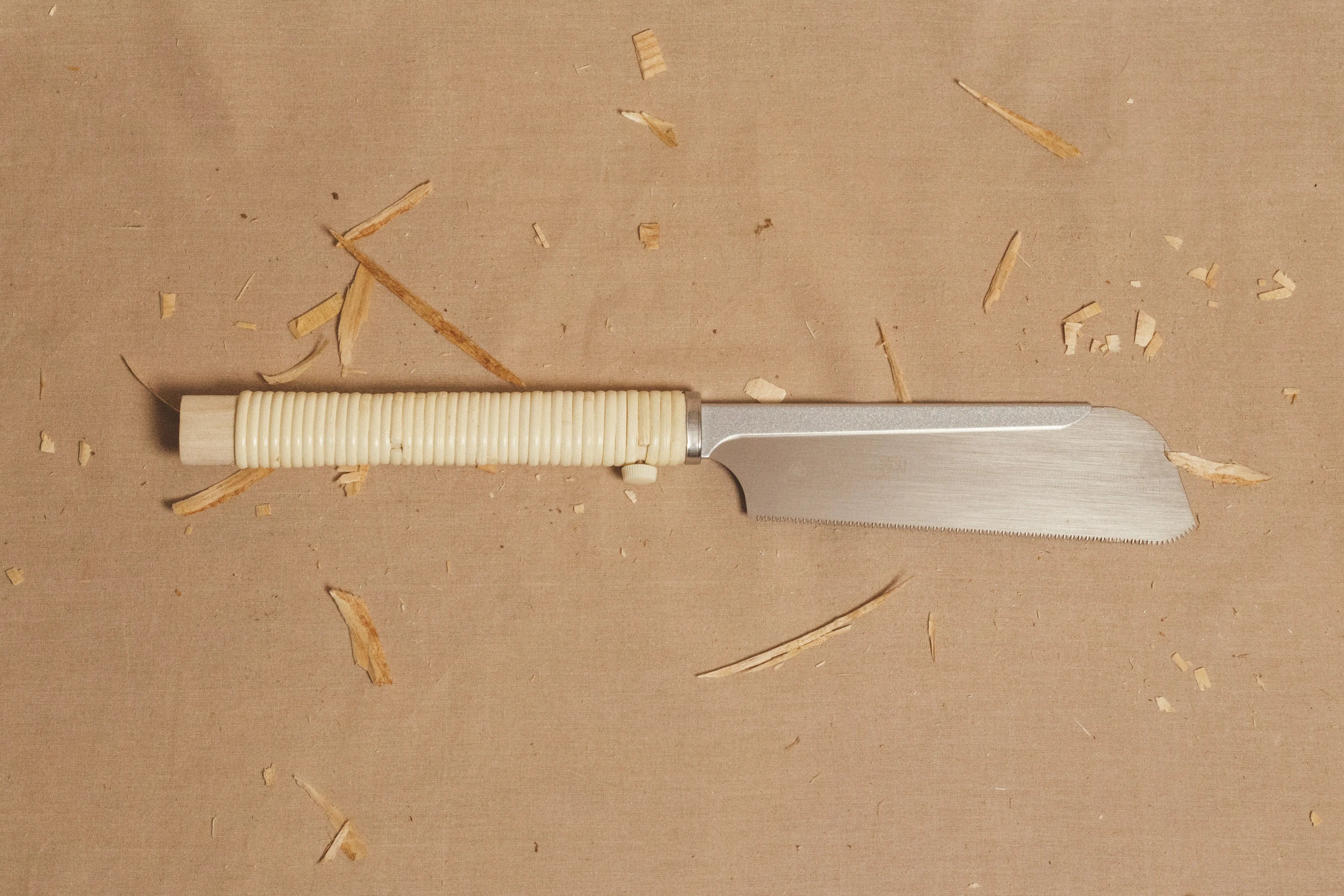 Scie Japonaise compacte Dozuki 180 Gyokucho Razorsaw Toolgarden